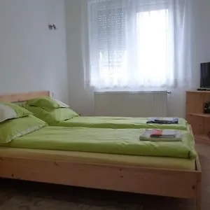 Apartament Keresztmama Haza